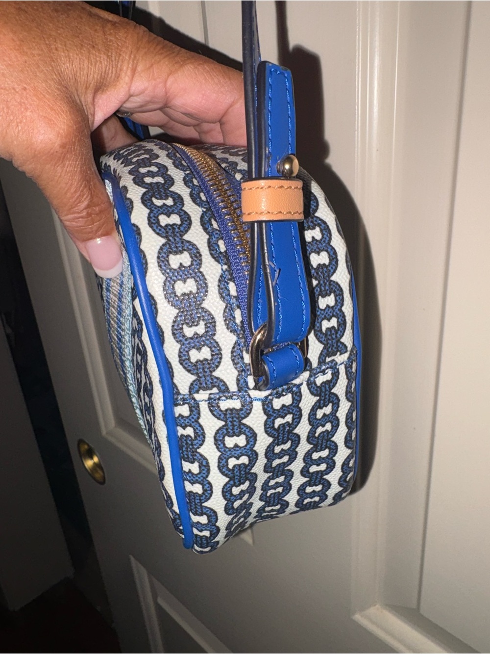 Tory Burch Gemini Link Camera Bag - Picture 5 of 10